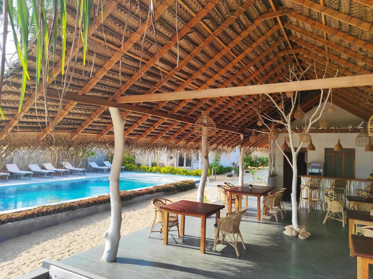 Sleeping Elephant Beach Resort Tangalle Exterior photo