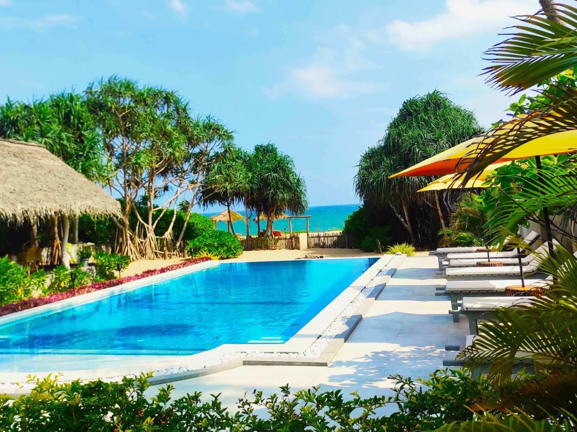 Sleeping Elephant Beach Resort Tangalle Exterior photo