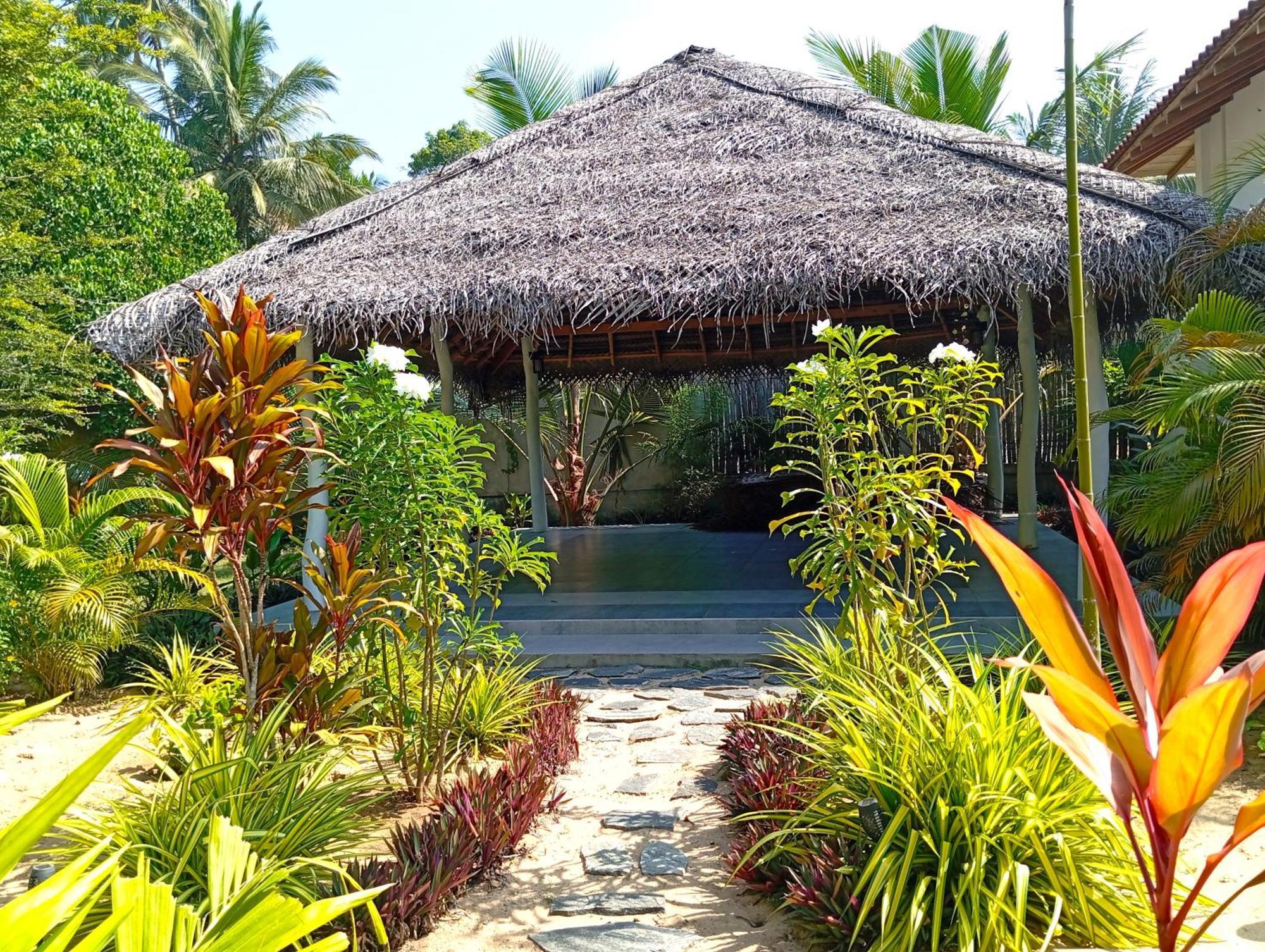 Sleeping Elephant Beach Resort Tangalle Exterior photo